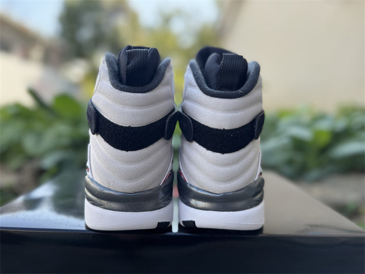 Air Jordan 8 Retro Bugs Bunny 2025