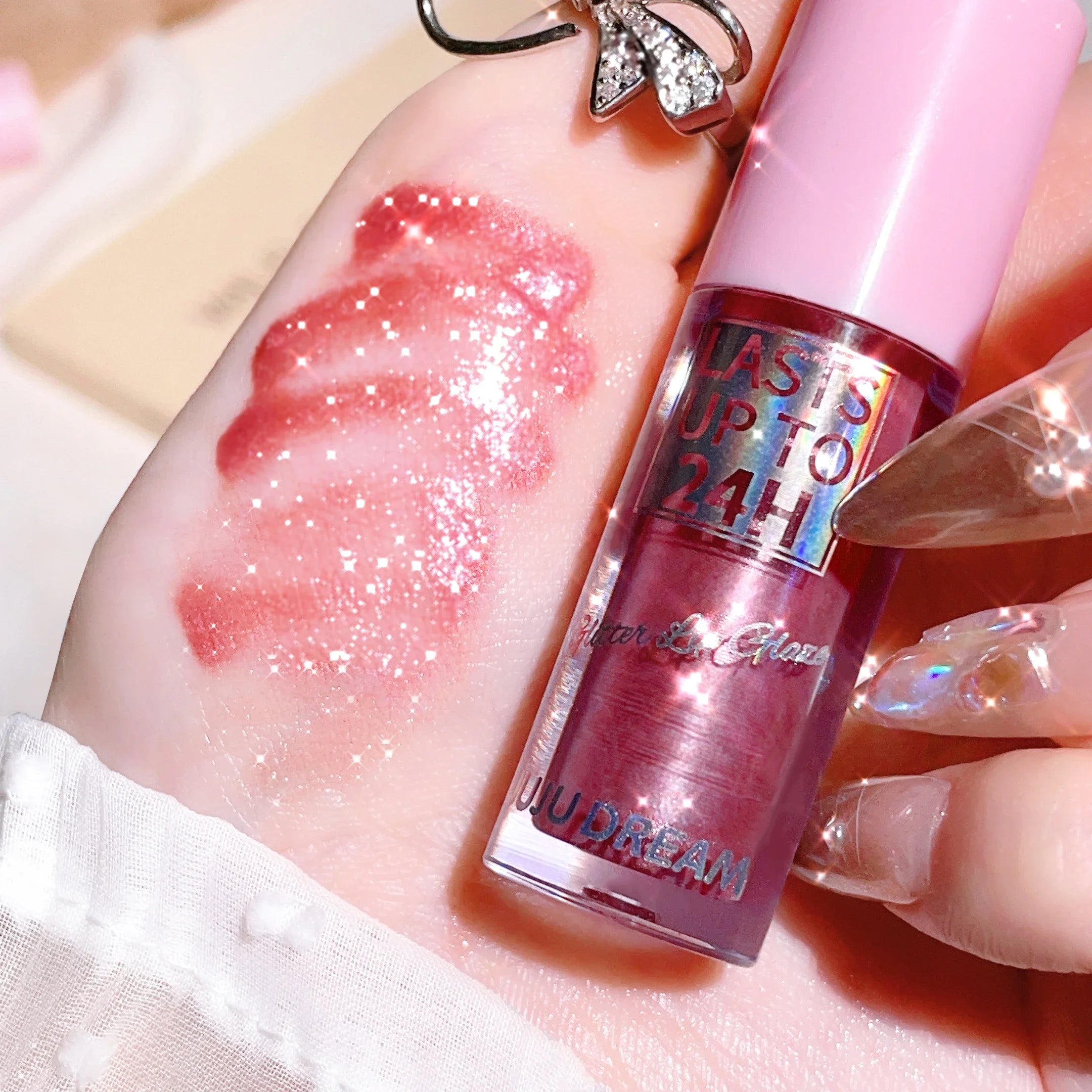 Long-Lasting Lip Gloss - Moisturizing, Lightweight & Sparkling Finish in Classic Red, Elegant Nude & Sweet Pink Shades