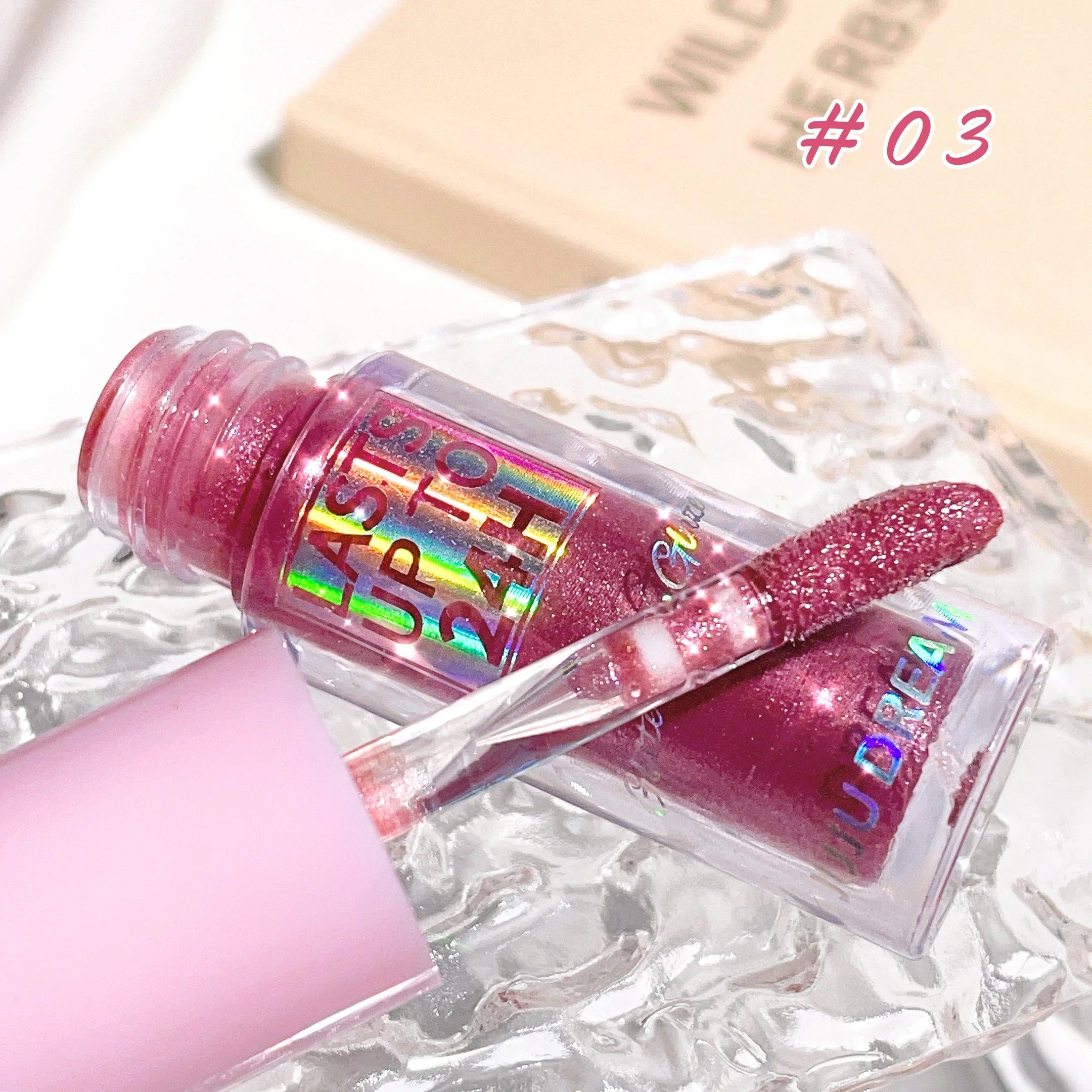 Long-Lasting Lip Gloss - Moisturizing, Lightweight & Sparkling Finish in Classic Red, Elegant Nude & Sweet Pink Shades