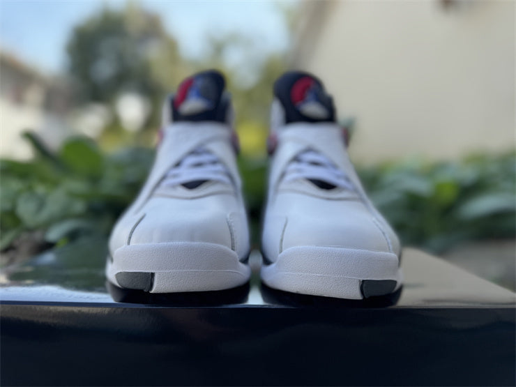 Air Jordan 8 Retro Bugs Bunny 2025