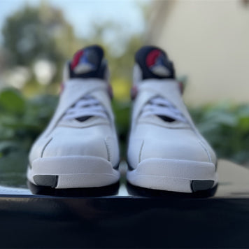 Air Jordan 8 Retro Bugs Bunny 2025