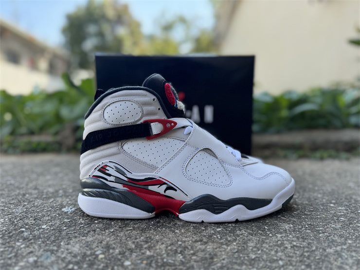 Air Jordan 8 Retro Bugs Bunny 2025