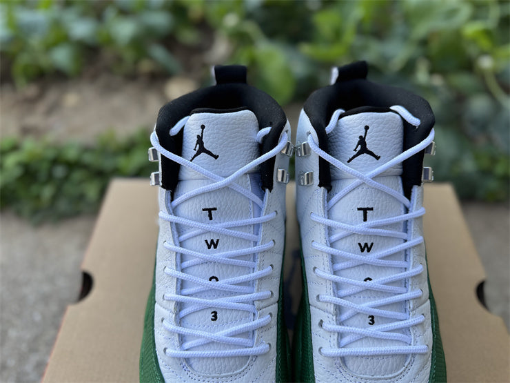 Air Jordan 12 Bucks