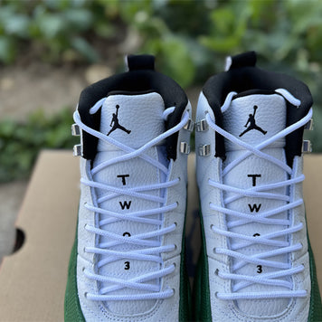 Air Jordan 12 Bucks