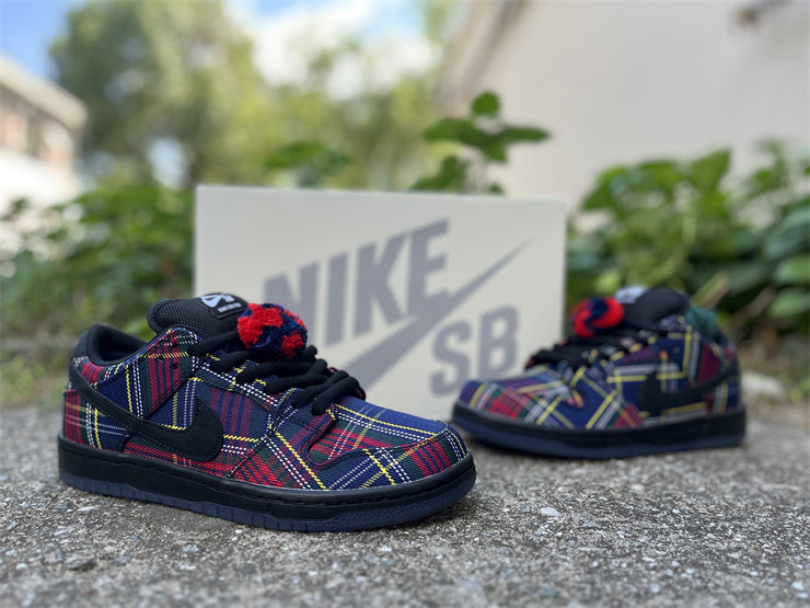 Nike Nardwuar SB Dunk Low Pro QS