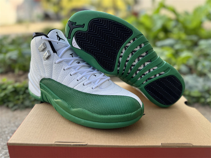 Air Jordan 12 Bucks