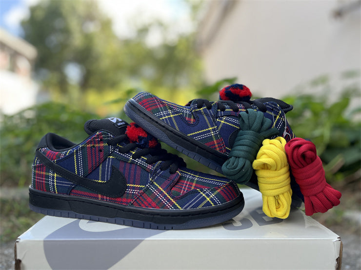 Nike Nardwuar SB Dunk Low Pro QS